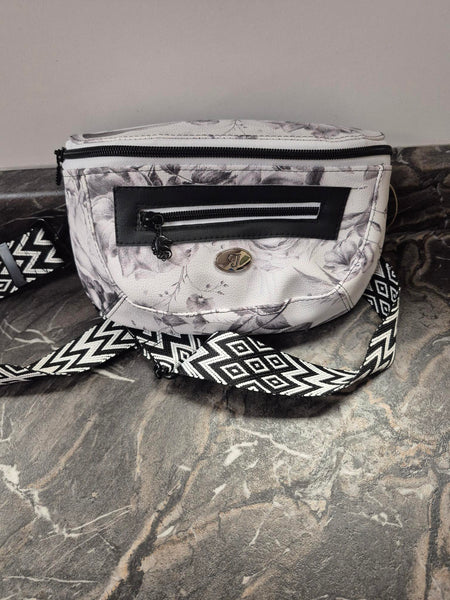 Purse - The Clam Shell Sling (black & white)