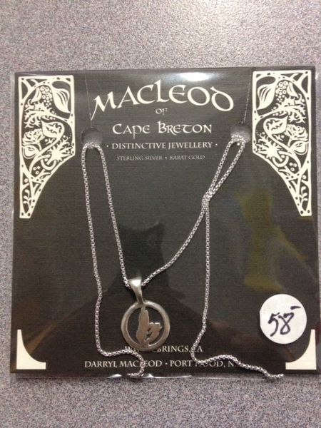 MacLeod's (CB Pendant and Rounded Box Chain)